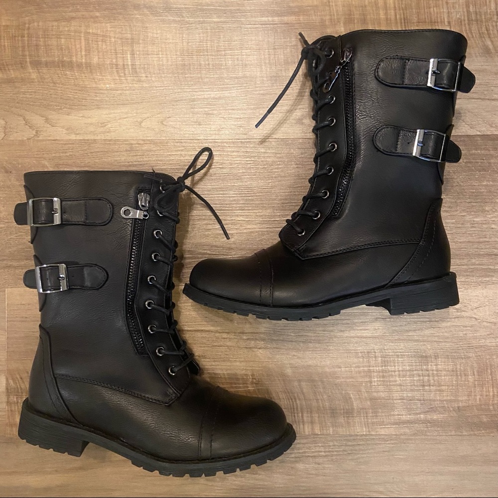 NEW Black combat boots size 7
